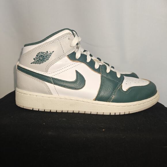 AIR JORDAN 1 MID SE (GS) White Oxidized Green Sail Size 6Y Excellent Condition - Picture 2 of 14